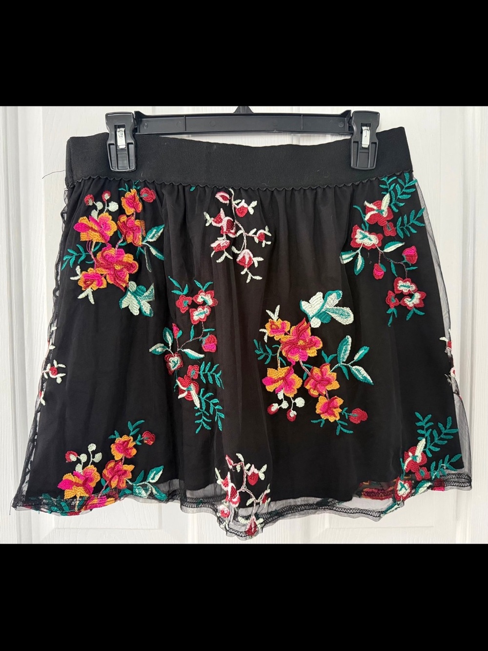 Crazy Train Black Floral Embroidered Skirt i
